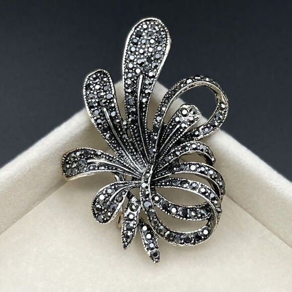 Silver with Dark Gray Crystal Floral Flower Ribbon Pin Back Brooch - Picture 4 of 10